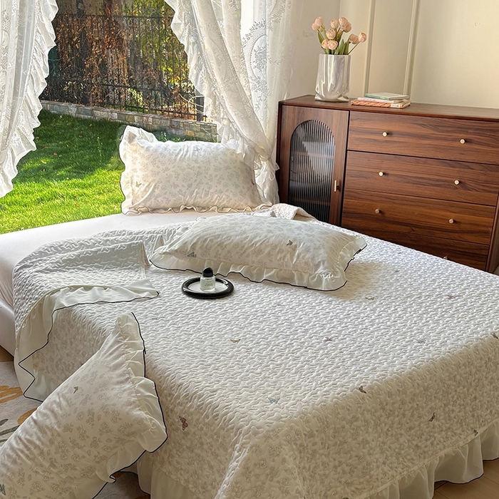 91家纺网 家纺一手货源 找家纺 韩秀 2025新款水洗棉夹棉韩版花边夏被小清新针织棉小碎花皱皱棉双层纱软糯感夏凉被空调被泡泡棉被四季跑量款 彩蝶