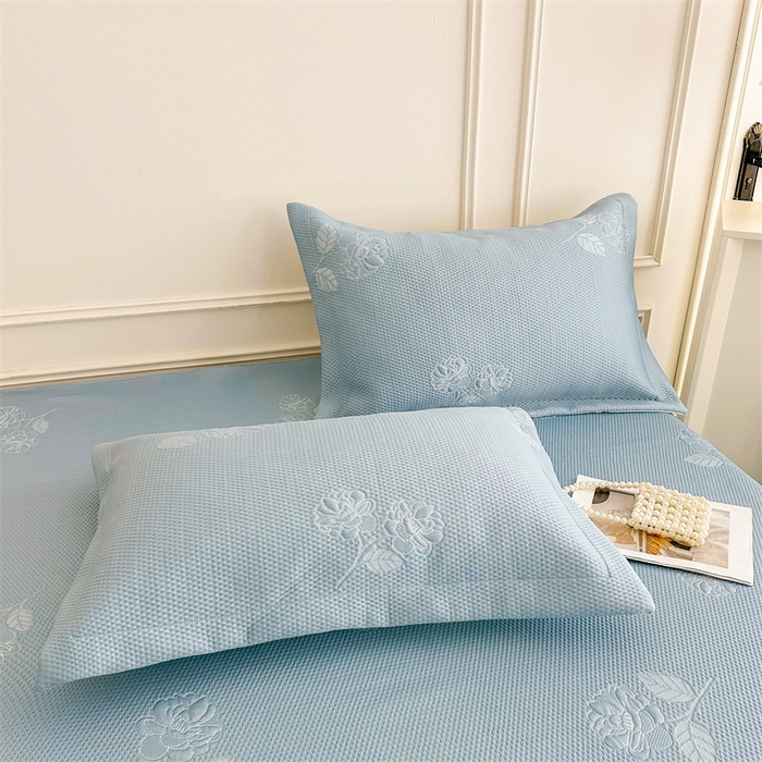 91家纺网 家纺一手货源 找家纺 恒爱   2025新款冰丝牡丹花床盖 蓝灰