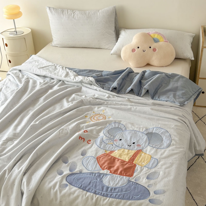 91家纺网 家纺一手货源 找家纺 鸣升家纺  2025新款精梳全棉纯棉绣花夏被夏凉被空调被 俏皮象