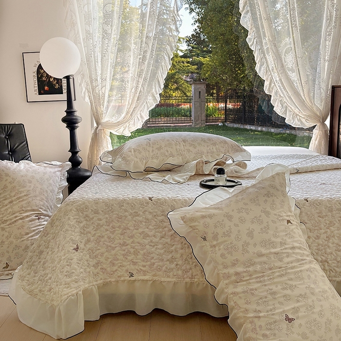 91家纺网 家纺一手货源 找家纺 韩秀 2025新款水洗棉夹棉韩版花边夏被小清新针织棉小碎花皱皱棉双层纱软糯感夏凉被空调被泡泡棉被四季跑量款 彩蝶