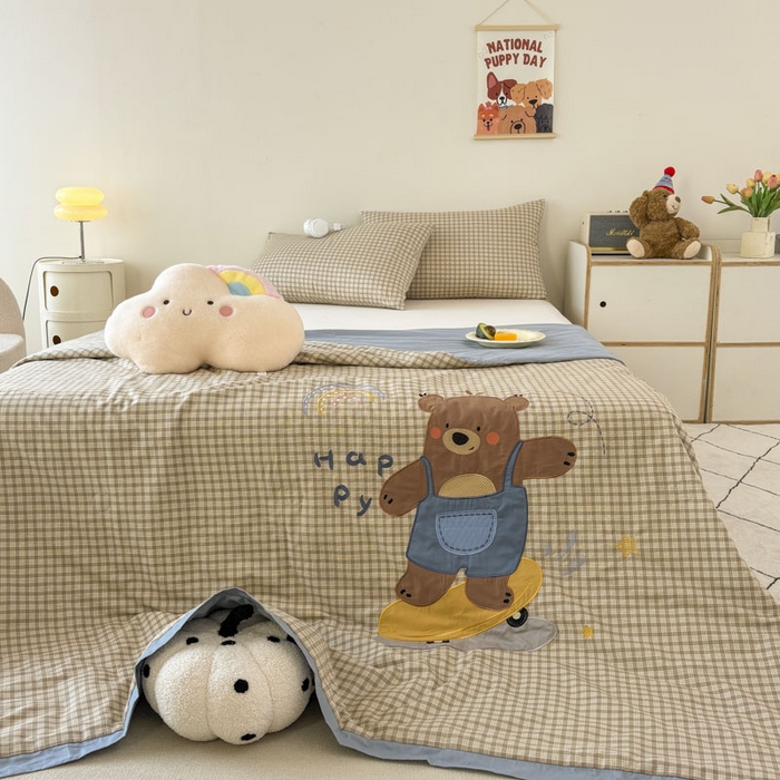 91家纺网 家纺一手货源 找家纺 鸣升家纺  2025新款精梳全棉纯棉绣花夏被夏凉被空调被 滑板熊