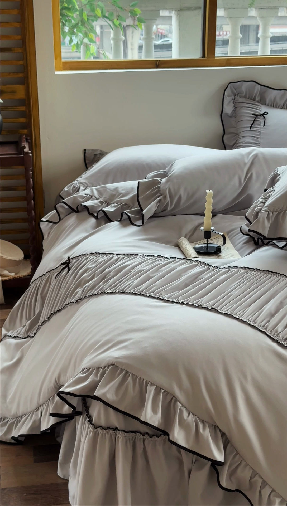 91家纺网 家纺一手货源 找家纺 2025秋冬新款A类母婴级法式风忆棉床裙床笠四件套 琉眠-琉璃灰