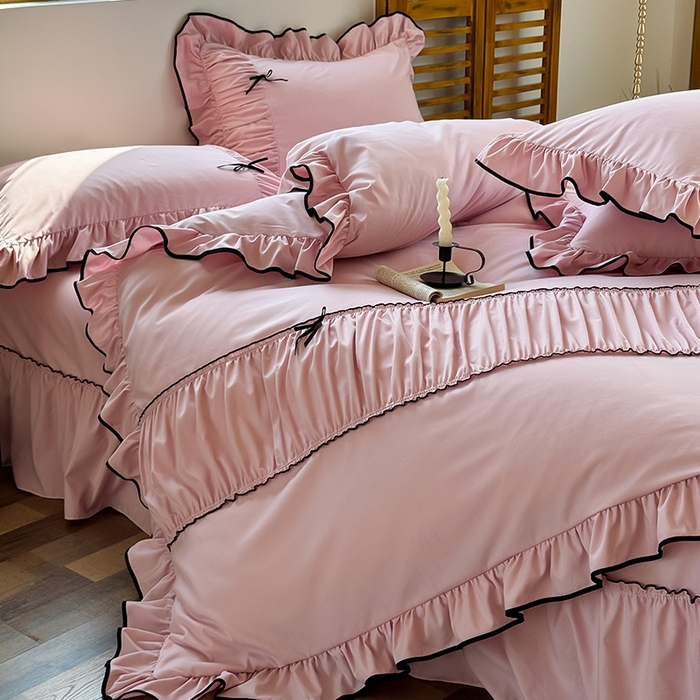 91家纺网 家纺一手货源 找家纺 2025秋冬新款A类母婴级法式风忆棉床裙床笠四件套 琉眠-芭蕾粉