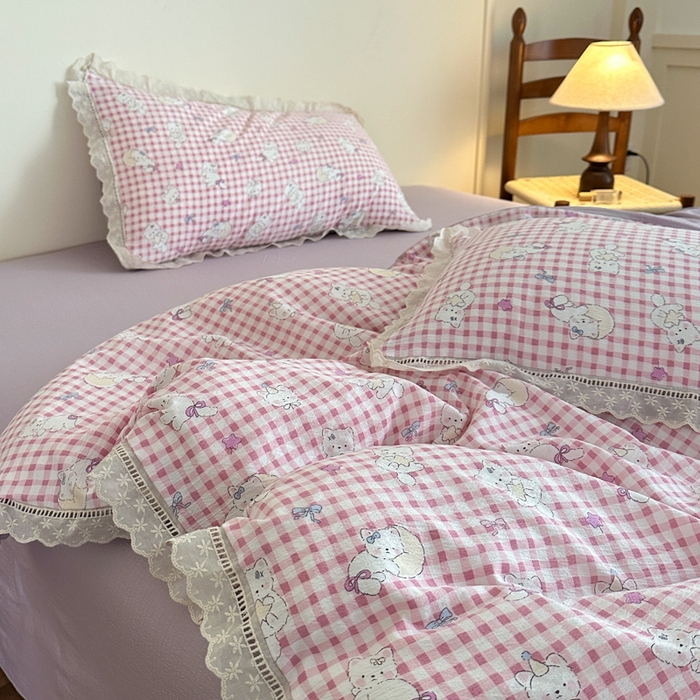 91家纺网 家纺一手货源 找家纺 一霖家纺 2025新款云感双层纱花边款四件套 粉色小猫