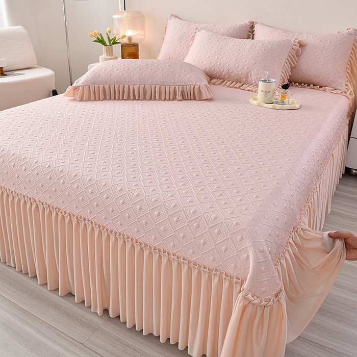 91家纺网 家纺一手货源 找家纺 畅畅家纺 2025新款立体提花凉豆豆席床裙款凉席 时尚空间-粉