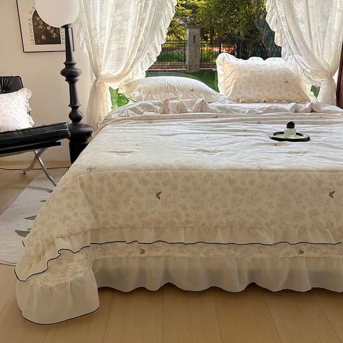 91家纺网 家纺一手货源 找家纺 韩秀 2025新款水洗棉夹棉韩版花边夏被小清新针织棉小碎花皱皱棉双层纱软糯感夏凉被空调被泡泡棉被四季跑量款 彩蝶