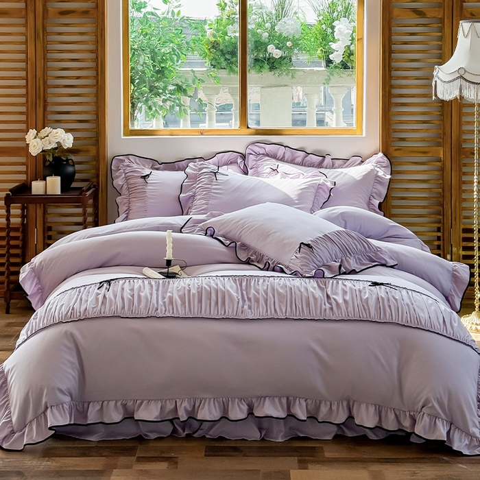 91家纺网 家纺一手货源 找家纺 2025秋冬新款A类母婴级法式风忆棉床裙床笠四件套 琉眠-木槿紫