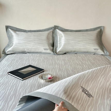 橘滋  2025新款高端轻奢简约数码印花冰丝席-床席 威廉骑士