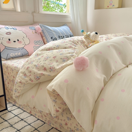 91家纺网 家纺一手货源 找家纺 乐童家纺 2025新款数码枕混搭毛球系列四件套 波点西高地