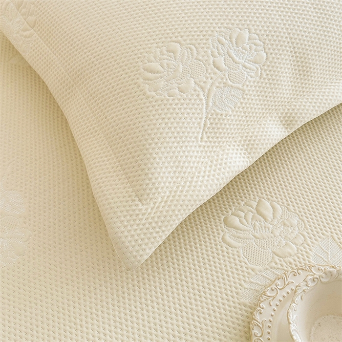 91家纺网 家纺一手货源 找家纺 恒爱   2025新款冰丝牡丹花床盖 象牙白