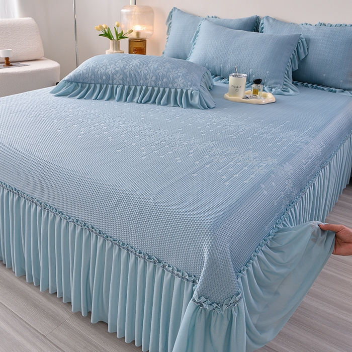 91家纺网 家纺一手货源 找家纺 畅畅家纺 2025新款立体提花凉豆豆席床裙款凉席 幸运草-蓝