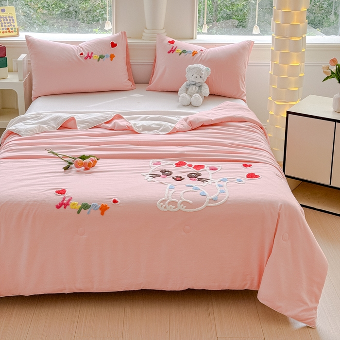 91家纺网 家纺一手货源 找家纺 2025新款水洗棉毛巾绣夏被卡通夏凉被薄被子 粉白-幸运猫