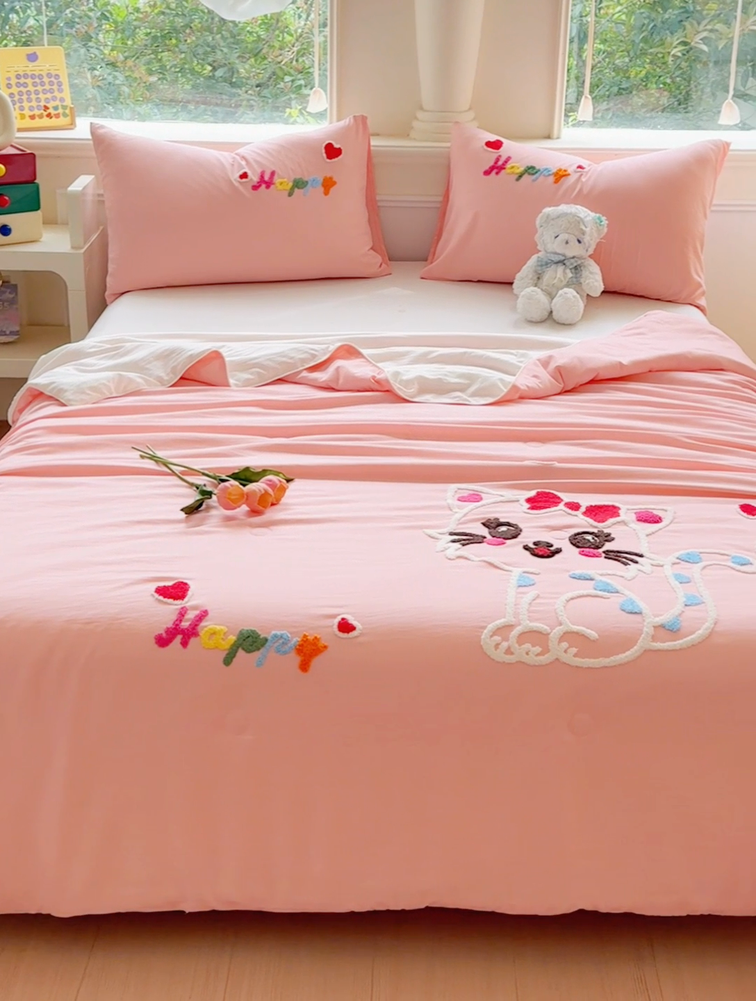 91家纺网 家纺一手货源 找家纺 2025新款水洗棉毛巾绣夏被卡通夏凉被薄被子 粉白-幸运猫