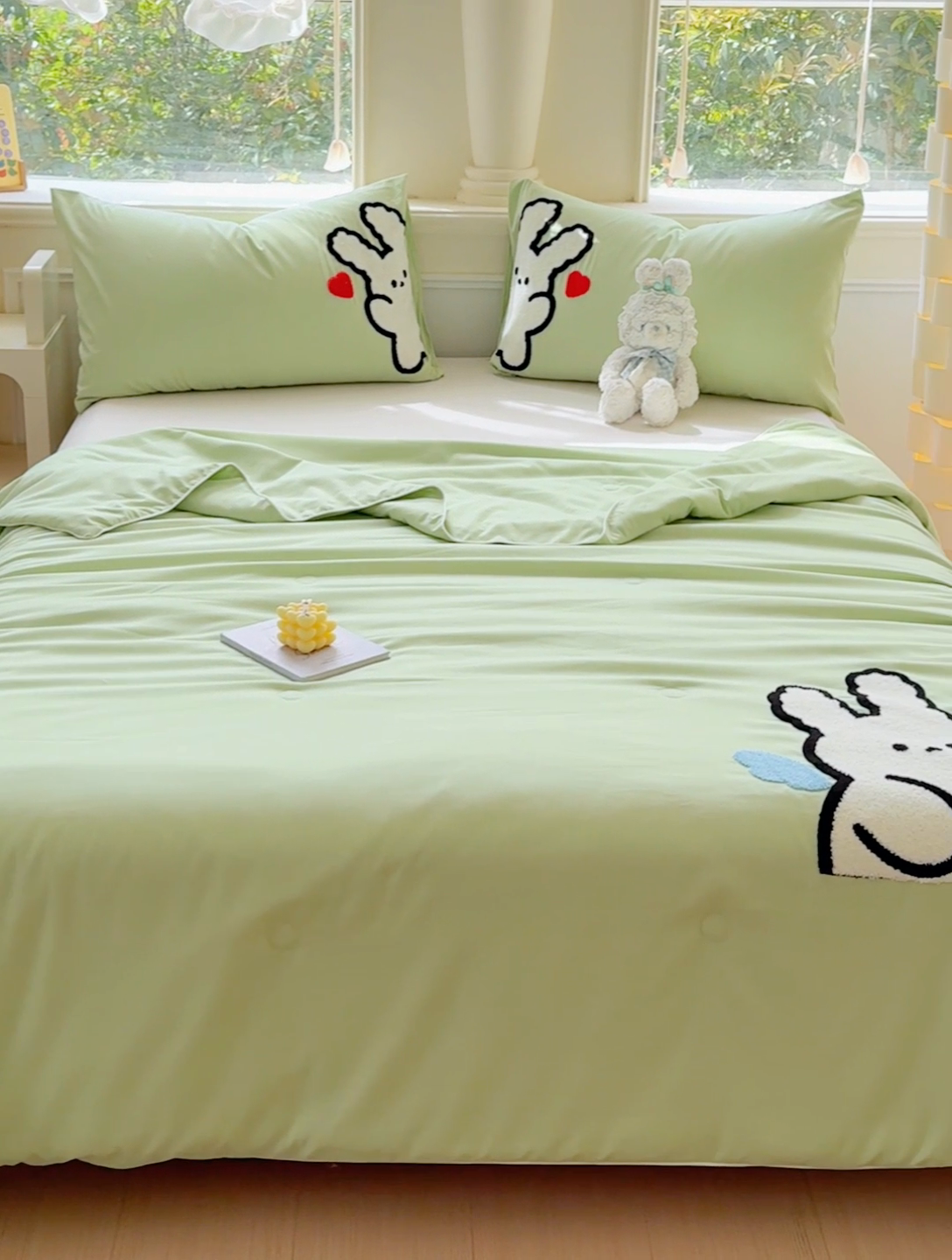 91家纺网 家纺一手货源 找家纺 2025新款水洗棉毛巾绣夏被卡通夏凉被薄被子 草绿-爱心兔