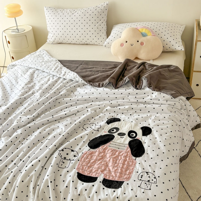 91家纺网 家纺一手货源 找家纺 鸣升家纺  2025新款精梳全棉纯棉绣花夏被夏凉被空调被 波点熊猫