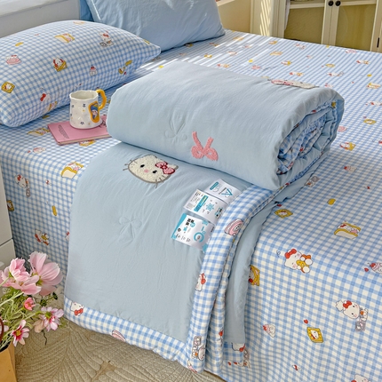 91家纺网 家纺一手货源 找家纺 （总）奈颜2025新款毛巾绣超柔水洗云朵棉夏凉被四件套