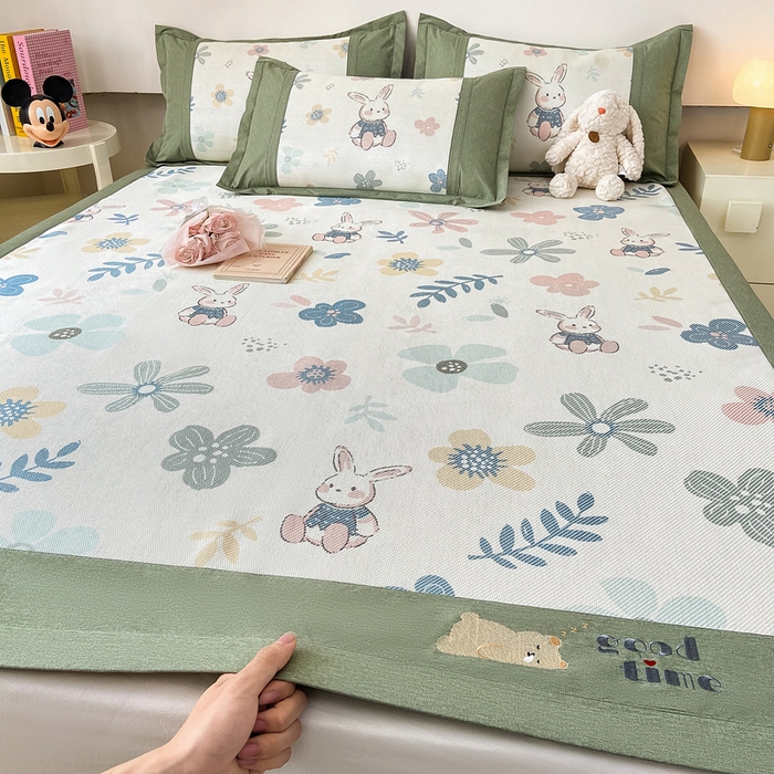 91家纺网 家纺一手货源 找家纺 2025新款A类抗菌数码印花冰藤席 花丛兔