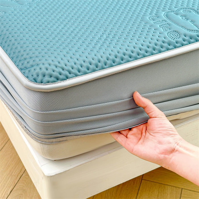 91家纺网 家纺一手货源 找家纺 慕木家纺 2025新款小冰熊凉感冰丝凉席夏被四件套 床笠款 宾利蓝