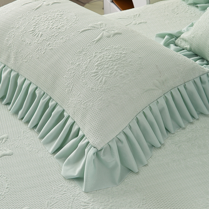 91家纺网 家纺一手货源 找家纺 畅畅家纺 2025新款立体提花凉豆豆席床裙款凉席 花蝶相拥-绿