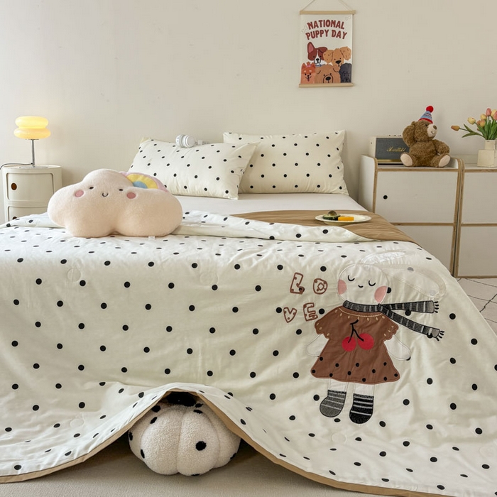 91家纺网 家纺一手货源 找家纺 鸣升家纺  2025新款精梳全棉纯棉绣花夏被夏凉被空调被 波点兔