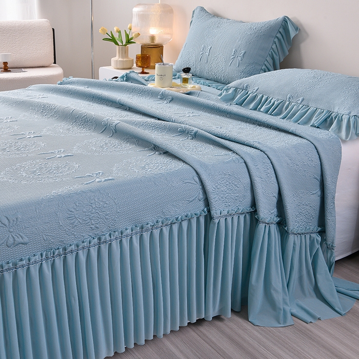 91家纺网 家纺一手货源 找家纺 畅畅家纺 2025新款立体提花凉豆豆席床裙款凉席 花蝶相拥-蓝