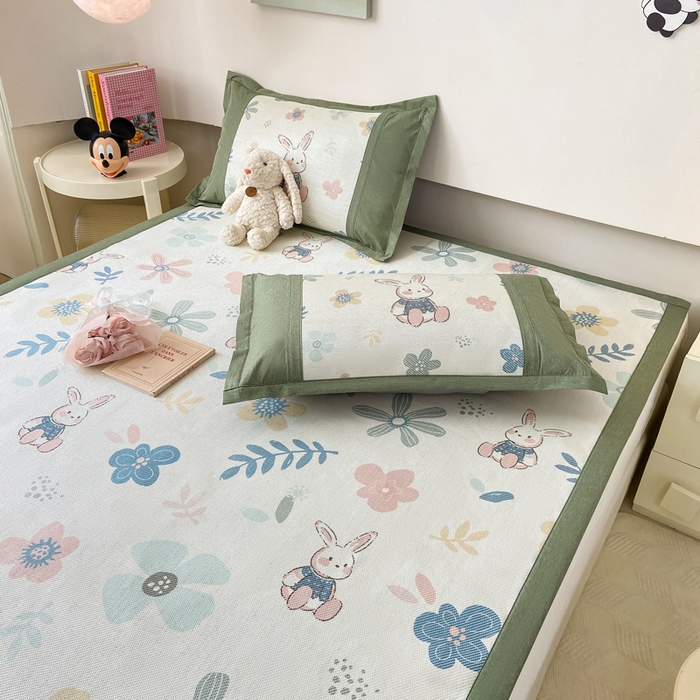 91家纺网 家纺一手货源 找家纺 2025新款A类抗菌数码印花冰藤席 花丛兔