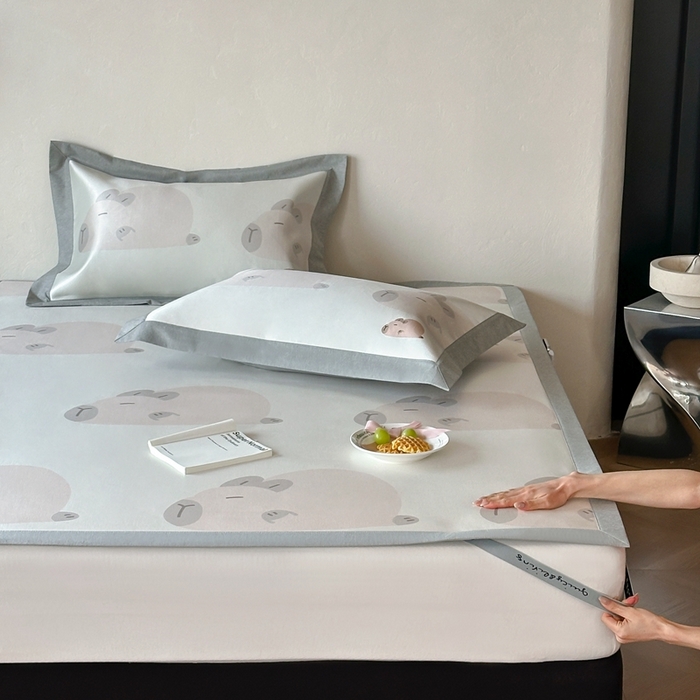 91家纺网 家纺一手货源 找家纺 橘滋  2025新款高端轻奢简约数码印花冰丝席-床席 卡皮噜噜