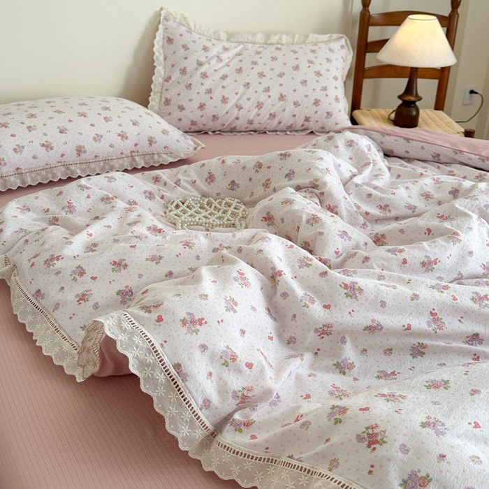 91家纺网 家纺一手货源 找家纺 一霖家纺 2025新款云感双层纱花边款四件套 浪漫花语