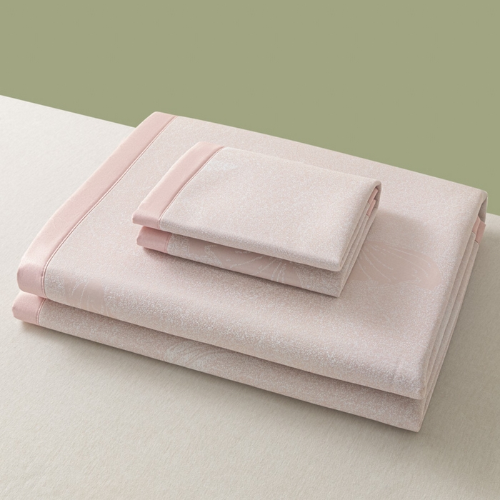 91家纺网 家纺一手货源 找家纺 2025新款A类PE提花凉席-翩翩起舞 翩翩起舞-柔情粉