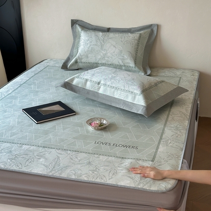 91家纺网 家纺一手货源 找家纺 橘滋2025新款高端轻奢简约数码印花冰丝席[淘宝抖音线上控价：308/328/358元（券后不得低于此价‼️）] 莫奈之夏-浅绿