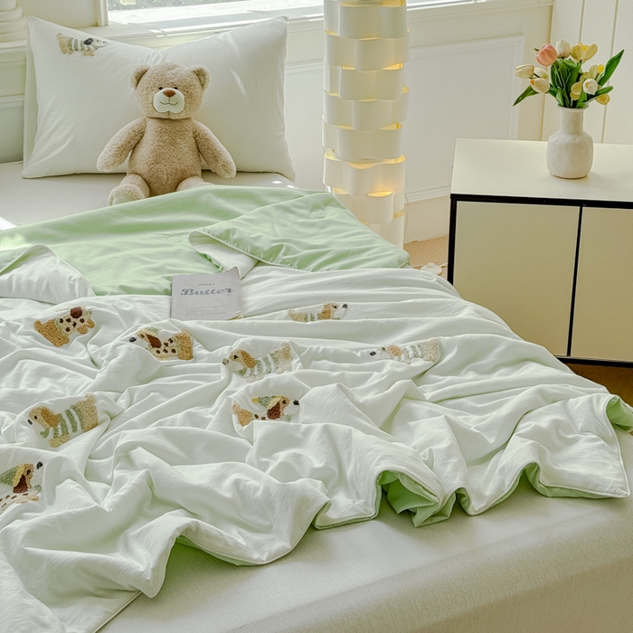 91家纺网 家纺一手货源 找家纺 2025新款水洗棉毛巾绣夏被卡通夏凉被薄被子 白绿-斑点狗