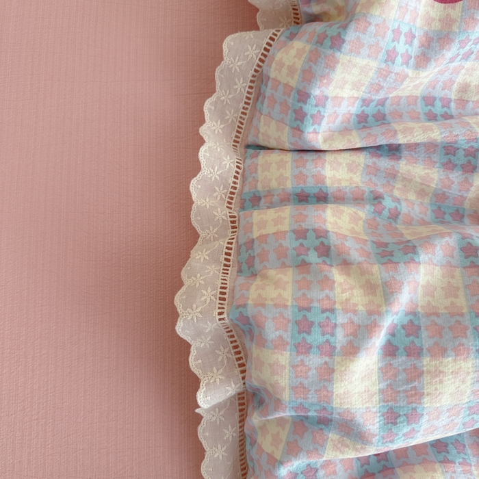 91家纺网 家纺一手货源 找家纺 一霖家纺 2025新款云感双层纱花边款四件套 草莓少女