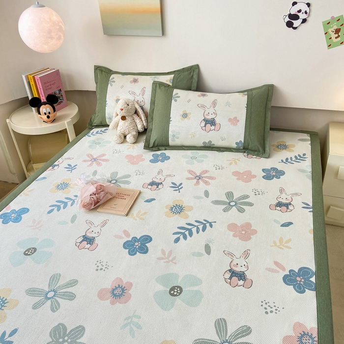 91家纺网 家纺一手货源 找家纺 2025新款A类抗菌数码印花冰藤席 花丛兔