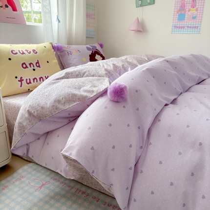 91家纺网 家纺一手货源 找家纺 乐童家纺 2025新款数码枕混搭毛球系列四件套 紫韵爱心