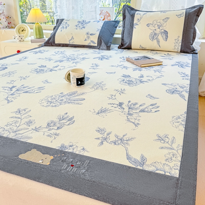 91家纺网 家纺一手货源 找家纺 2025新款A类抗菌数码印花冰藤席 青花郁