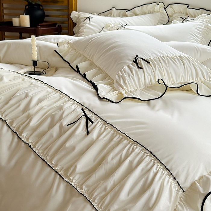 91家纺网 家纺一手货源 找家纺 2025秋冬新款A类母婴级法式风忆棉床裙床笠四件套 琉眠-华贵米