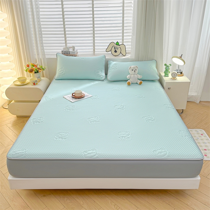 91家纺网 家纺一手货源 找家纺 慕木家纺 2025新款小冰熊凉感冰丝凉席夏被四件套 床笠款 天空蓝