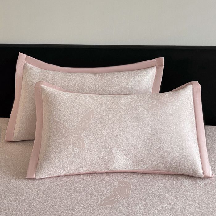 91家纺网 家纺一手货源 找家纺 2025新款A类PE提花凉席-翩翩起舞 翩翩起舞-柔情粉