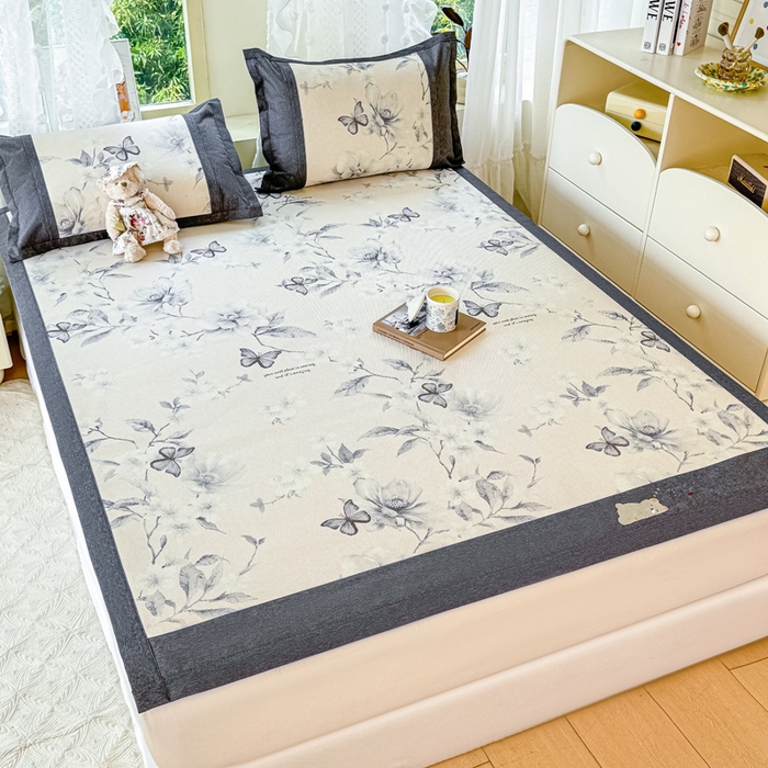 91家纺网 家纺一手货源 找家纺 2025新款A类抗菌数码印花冰藤席 水墨蝶舞