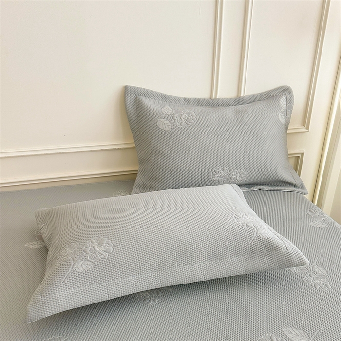 91家纺网 家纺一手货源 找家纺 恒爱   2025新款冰丝牡丹花床盖 浅灰