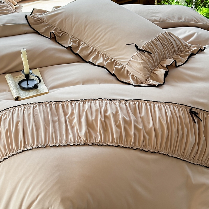 91家纺网 家纺一手货源 找家纺 2025秋冬新款A类母婴级法式风忆棉床裙床笠四件套 琉眠-棕雅咖