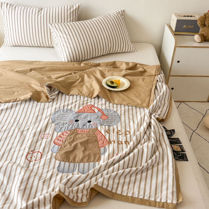 91家纺网 家纺一手货源 找家纺 鸣升家纺  2025新款精梳全棉纯棉绣花夏被夏凉被空调被 象可爱