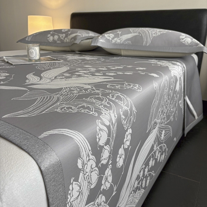 91家纺网 家纺一手货源 找家纺 2025新款A类PE提花凉席-蕙质兰心 蕙质兰心-爵士灰