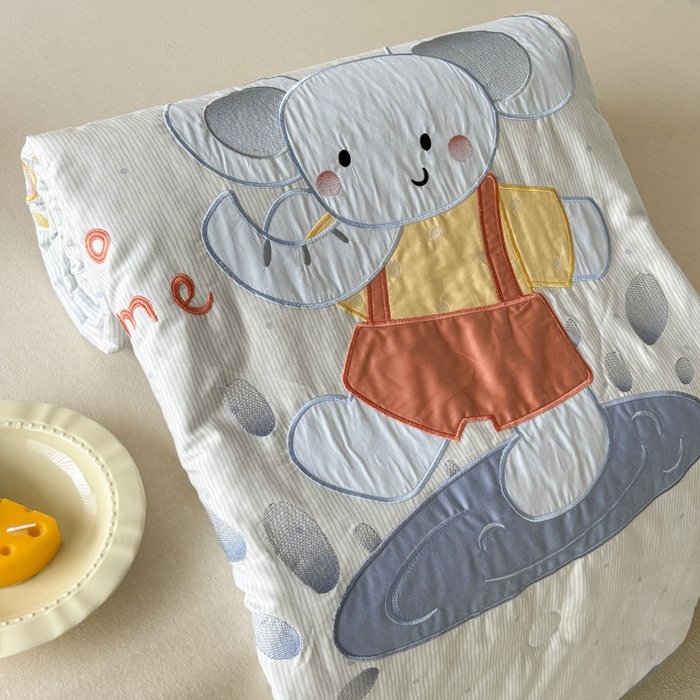 91家纺网 家纺一手货源 找家纺 鸣升家纺  2025新款精梳全棉纯棉绣花夏被夏凉被空调被 俏皮象