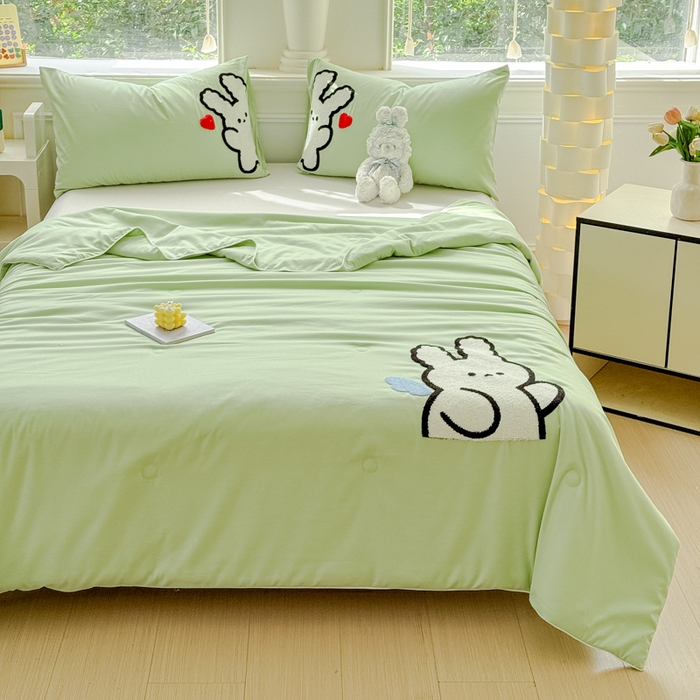 91家纺网 家纺一手货源 找家纺 2025新款水洗棉毛巾绣夏被卡通夏凉被薄被子 草绿-爱心兔