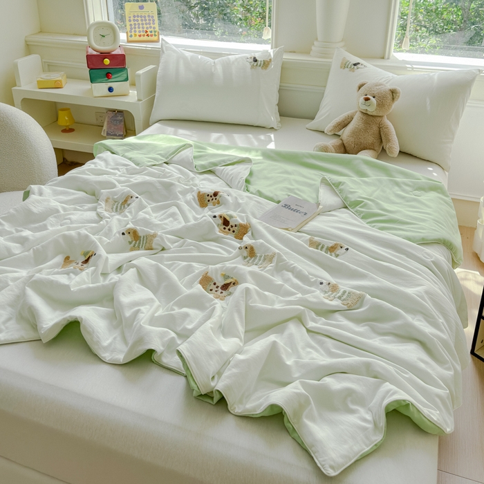 91家纺网 家纺一手货源 找家纺 2025新款水洗棉毛巾绣夏被卡通夏凉被薄被子 白绿-斑点狗