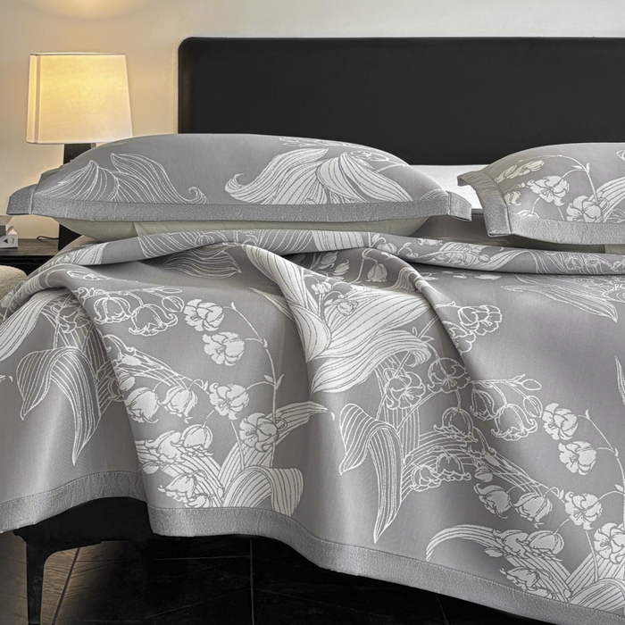 91家纺网 家纺一手货源 找家纺 2025新款A类PE提花凉席-蕙质兰心 蕙质兰心-爵士灰