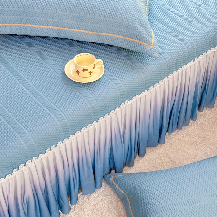 91家纺网 家纺一手货源 找家纺 慧菲 2025新款渐变床裙PE高分子凉感席床裙凉席三件套  天空蓝