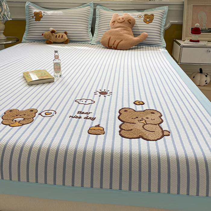 91家纺网 家纺一手货源 找家纺 2025年新款PE提花卡通毛巾绣凉席系列场景一 幸运狗