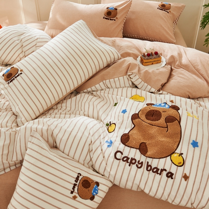 91家纺网 家纺一手货源 找家纺 徕米家居  2025新款色织全棉水洗棉毛巾绣四件套 条纹卡皮巴拉